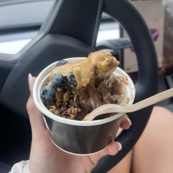Pressed Juicery - Choc/ Sweet cream, pb, granola, blueberry - Juice Bars & Smoothies Near Me - Palo Alto, California Pressed Juicery - Choc/ Sweet cream, pb, granola, blueberry - Juice Bars & Smoothies Near Me - Palo Alto, California