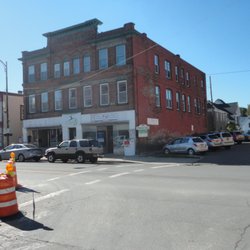 E-Clips Salon - Plenty of parking on 'Whitaker Way'