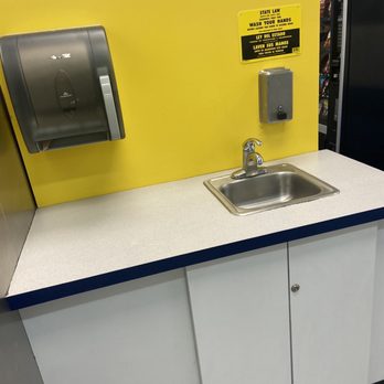 Oceanside Coin Laundry - Hand washing area. - Laundromat Near Me - Oceanside, California Oceanside Coin Laundry - Hand washing area. - Laundromat Near Me - Oceanside, California