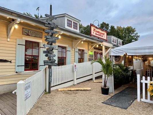 Boatyard Bar & Grill by null