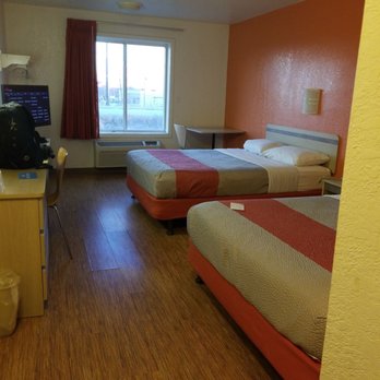Motel 6 - Hotels Near Me - Altoona, Iowa