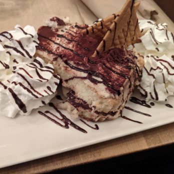 Famoso Neapolitan Pizza - Carmela's Tiramisu - Pizza Near Me - Jasper, Alberta Famoso Neapolitan Pizza - Carmela's Tiramisu - Pizza Near Me - Jasper, Alberta