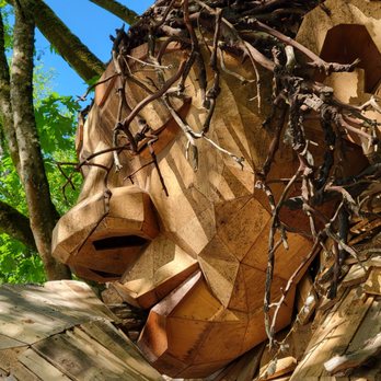 Bruun Idun - Close up view - Public Art Near Me - Seattle, Washington
