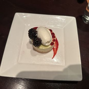Carnevor Steakhouse Moderne - Cheese cake - Steakhouses Near Me - Milwaukee, Wisconsin