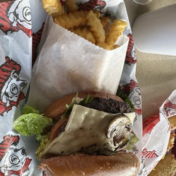 Spanky's - Mushroom & Swiss Burger - Sandwiches Near Me - Lubbock, Texas