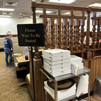 Tommy's Pizza - Inside - Pizza Near Me - Columbus, Ohio