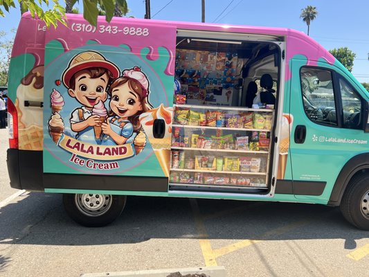 Our Truck for your Event - We are ready to book your event, not only with your Ice Cream Truck favorites, but also feature scoop ice creams. Give us a call and let us know your date and how many people. We are ready to serve you and wow your guests. Here's just a few pictures, but we will gear up to serve you and delight you. We look forward to hearing more about you event. Our Truck for your Event - We are ready to book your event, not only with your Ice Cream Truck favorites, but also feature scoop ice creams. Give us a call and let us know your date and how many people. We are ready to serve you and wow your guests. Here's just a few pictures, but we will gear up to serve you and delight you. We look forward to hearing more about you event.