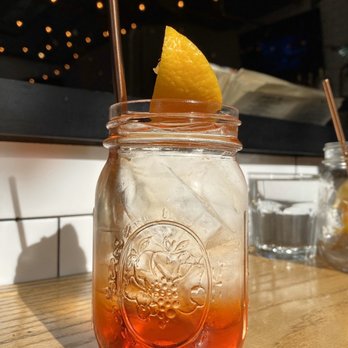 Botte Bar - Aperol Spritz - Cocktail Bars Near Me - Astoria, New York Botte Bar - Aperol Spritz - Cocktail Bars Near Me - Astoria, New York