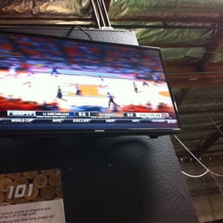 G1 Indoor Batting Cages & Clay Mound - A flat screen while u wait for your child.