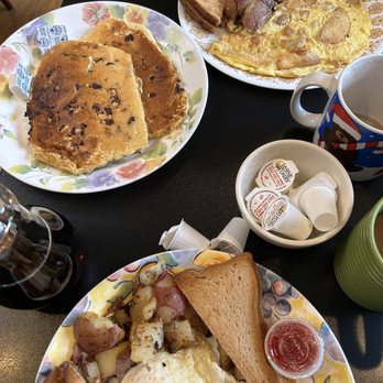 PAT’S COLONIAL KITCHEN - Updated February 2025 - 75 Photos & 115 ...