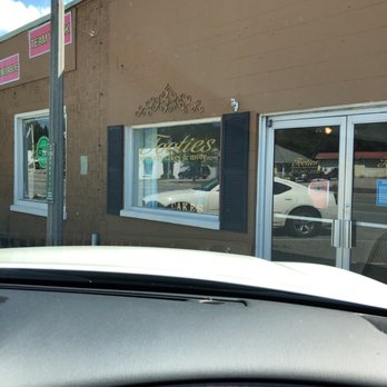 Tooties - a view of the outside of a business - Cupcakes Near Me - Bay Minette, Alabama Tooties - a view of the outside of a business - Cupcakes Near Me - Bay Minette, Alabama