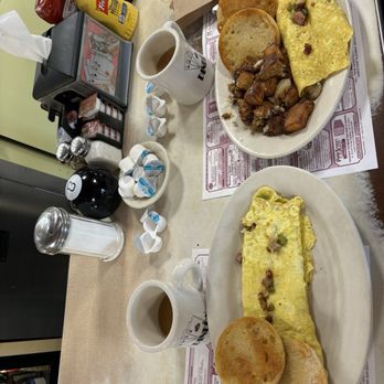 FOUR ACES DINER - Updated September 2025 - 547 Photos & 427 Reviews