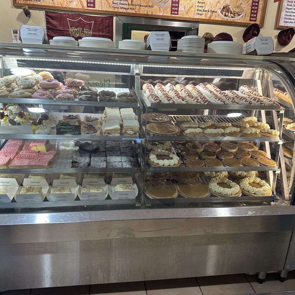 Yatala Pie Shop - Desserts Near Me - Yatala, QLD