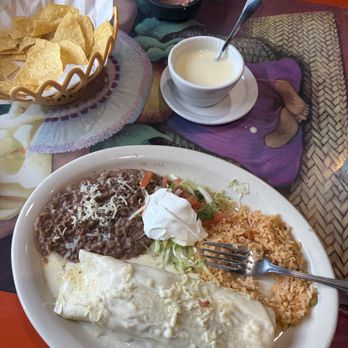 La Hacienda de Benton - Chicken burrito dinner - Mexican Near Me - Benton, Arkansas La Hacienda de Benton - Chicken burrito dinner - Mexican Near Me - Benton, Arkansas