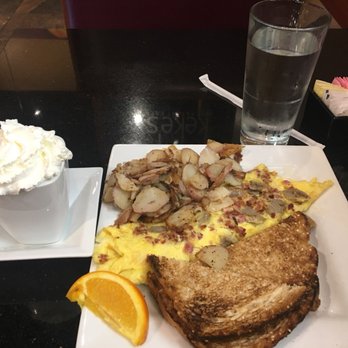 Keke's Breakfast Cafe - 3 egg omelette and hot chocolate - Breakfast & Brunch Near Me - Apopka, Florida