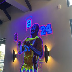 Zenor Sushi - The art on the wall was so cool!!