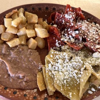 Taqueria La Catrina - Porque no son unos chilaquiles cualquiera Son rojos y verdes asi no tienes que batallar - Mexican Near Me - San Antonio, Texas Taqueria La Catrina - Porque no son unos chilaquiles cualquiera Son rojos y verdes asi no tienes que batallar - Mexican Near Me - San Antonio, Texas