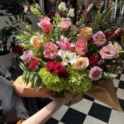 Drea's 714)638-8545 floristgardengrove.com