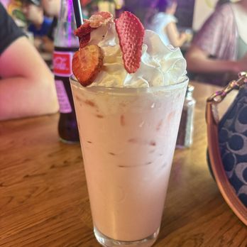 Madres Brunch - Strawberry Horchata - Breakfast & Brunch Near Me - Riverside, California Madres Brunch - Strawberry Horchata - Breakfast & Brunch Near Me - Riverside, California