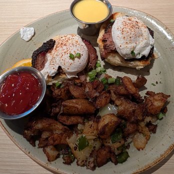 Pappas Delta Blues Smokehouse - Brisket Benedict - Smokehouse Near Me - Webster, Texas Pappas Delta Blues Smokehouse - Brisket Benedict - Smokehouse Near Me - Webster, Texas