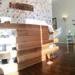 Smiling Sole - Front desk