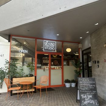 Beyond Pastry Studio - Bakeries Near Me - Honolulu, Hawaii