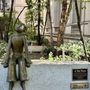 Photo of Albertine Books in French and English