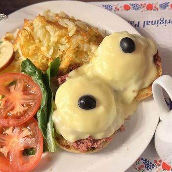Paula's Pancake House - eggs benedict - Breakfast & Brunch Near Me - Solvang, California Paula's Pancake House - eggs benedict - Breakfast & Brunch Near Me - Solvang, California