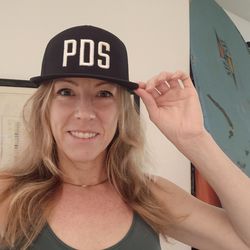 My hat is different from the large order.