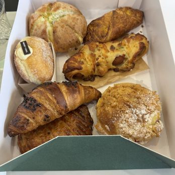 Tous Les Jours - Bakeries Near Me - Ballwin, Missouri