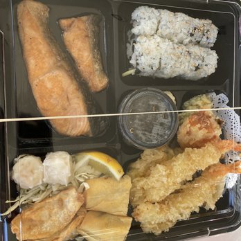 Sushi Hiro - Salmon bento dinner box - Japanese Near Me - Las Vegas, Nevada