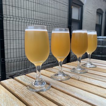 Side Project Brewing - 5oz pours - Breweries Near Me - Maplewood, Missouri Side Project Brewing - 5oz pours - Breweries Near Me - Maplewood, Missouri
