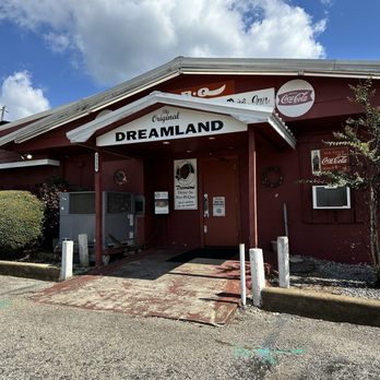 Dreamland BBQ - Exterior - Barbeque Near Me - Tuscaloosa, Alabama