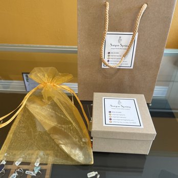 Saigon Spring Jelwery - Look at how beautifully they do complementary gift wrap! Come here for the most unique gifts! - Jewelry Near Me Saigon Spring Jelwery - Look at how beautifully they do complementary gift wrap! Come here for the most unique gifts! - Jewelry Near Me