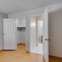 Fountain Oaks - master bedroom in willow