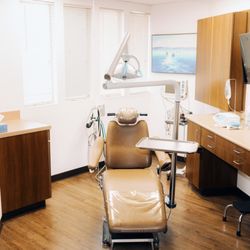 Shahin Taghikhan, DDS - Office room