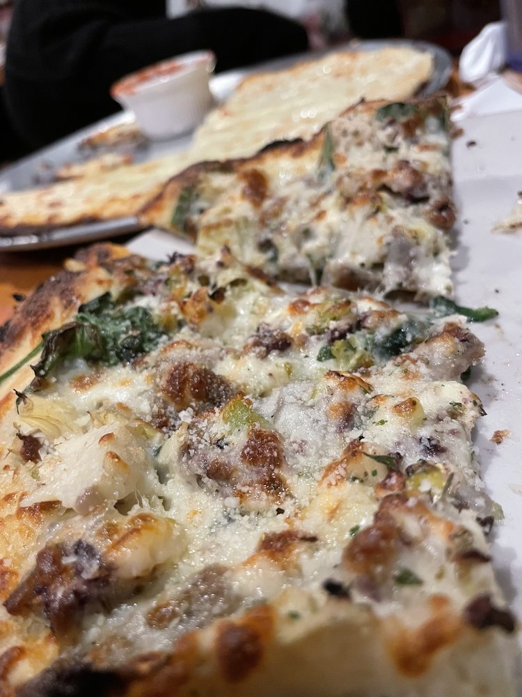 Food from Tommy's On Thomas