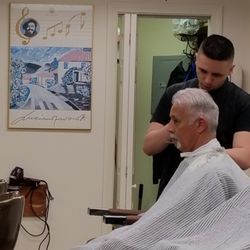 Court Square Styling Shop - Where the locals go