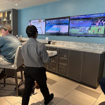 The Club MSY - Bar - Airport Lounges Near Me - Kenner, Louisiana The Club MSY - Bar - Airport Lounges Near Me - Kenner, Louisiana