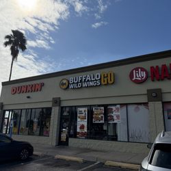 Buffalo Wild Wings 'GO' - Building