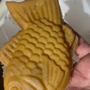 Somisomi - Taiyaki - custard filled "waffle" shaped as a fish - Ice Cream & Frozen Yogurt Near Me - Irvine, California Somisomi - Taiyaki - custard filled "waffle" shaped as a fish - Ice Cream & Frozen Yogurt Near Me - Irvine, California