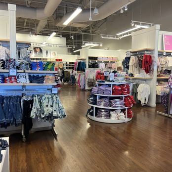 Gap Factory - Inside - Women's Clothing Near Me - Las Vegas, Nevada