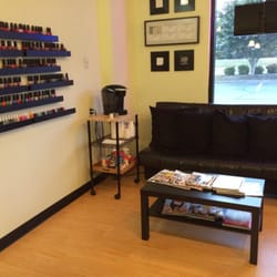 Artizen Nails & Spa - Mini lounge