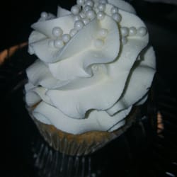 I Heart Cake - White cake with butter cream frosting