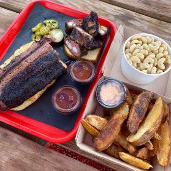 Boomin Barbecue - Brisket, rib tips, mac n cheese, potato wedges. - Barbeque Near Me - Hudson, Wisconsin