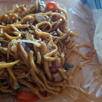 Monkey King Pub & Grub - The blue rubber band I found in my food. - Asian Fusion Near Me - Alameda, California