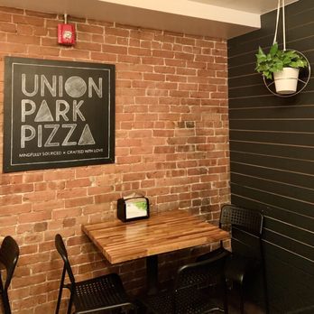 Union Park Pizza - Seating - Pizza Near Me - Boston, Massachusetts