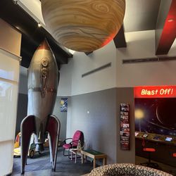 Dr. Dixon's Cali KiDDS Pediatric Dentistry and Orthodontics - Space theme