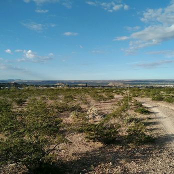 Lost Dog Trailhead - Looking back onto the west side of El Paso - Hiking Near Me - El Paso, Texas Lost Dog Trailhead - Looking back onto the west side of El Paso - Hiking Near Me - El Paso, Texas