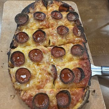 AZ Wine Wagon - Vegan Pizza at Cove Mesa (it tastes delicious and you can't tell it's vegan) - Wine Tours Near Me AZ Wine Wagon - Vegan Pizza at Cove Mesa (it tastes delicious and you can't tell it's vegan) - Wine Tours Near Me